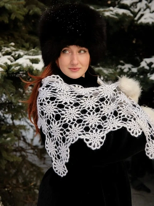 Описание Косынка Первоцветы