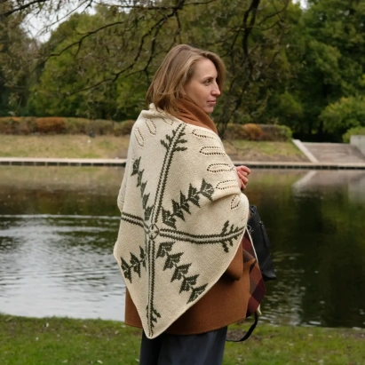 Описание Шаль Под сенью леса