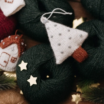 Описание Новогодний переполох (Елочные игрушки) - купить на Hollywool.ru