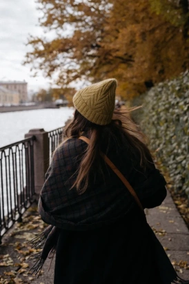 Описание Шапка Artilia - купить на Hollywool.ru