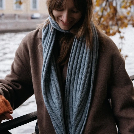 Описание Шарф с кисточками - купить на Hollywool.ru