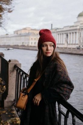 Описание Шапка Artilia - купить на Hollywool.ru