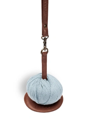 Держатель мотка Gyrit Rich Brown muud - купить на Hollywool.ru