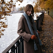 Описание Шарф с кисточками