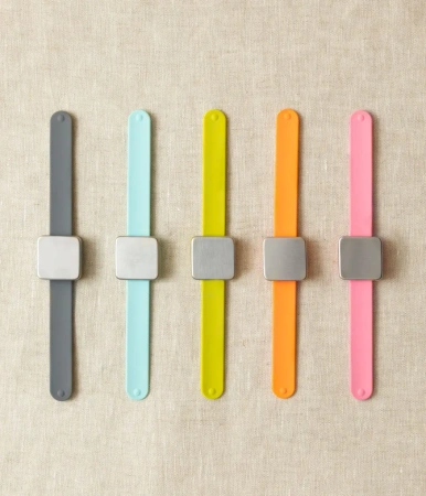 Магнитный браслет CocoKnits (серый) - купить на Hollywool.ru